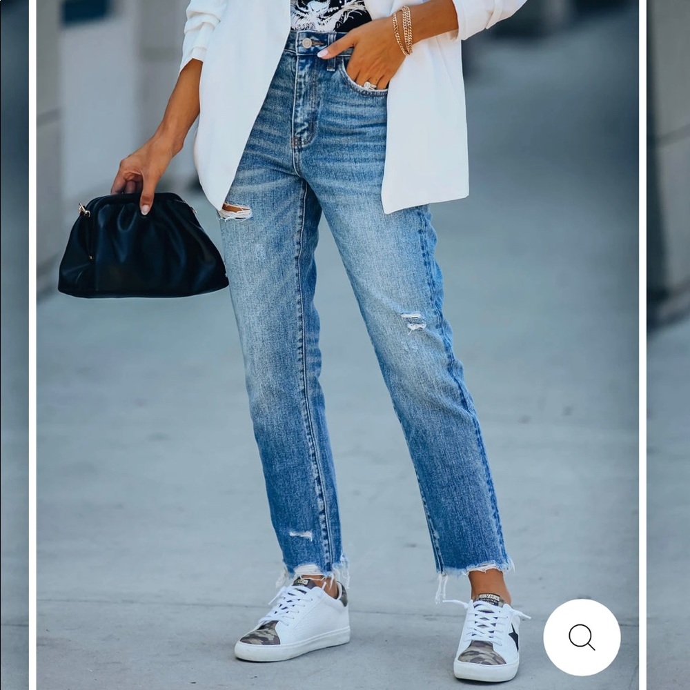 Vici REWARD HIGH RISE DISTRESSED DENIM